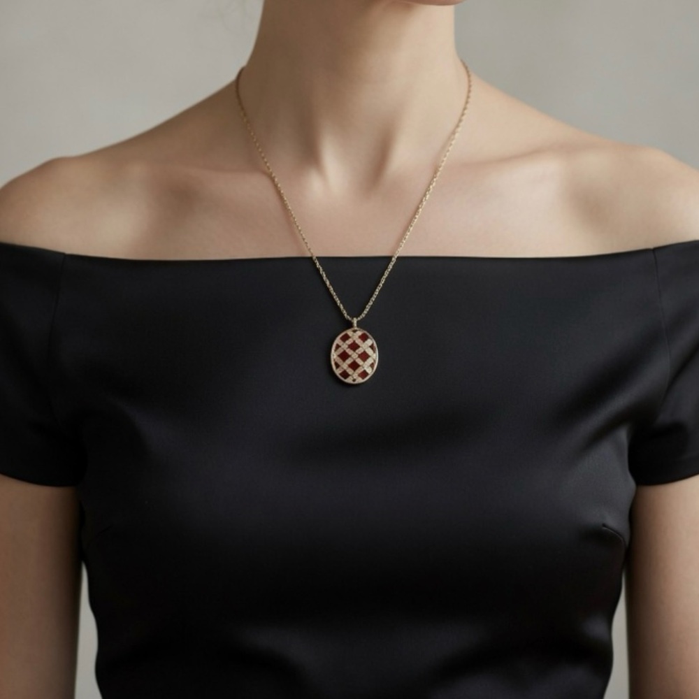 Vintage Givenchy 1980 Lattice design gold plated with red enamel necklace - Picture 7 of 8